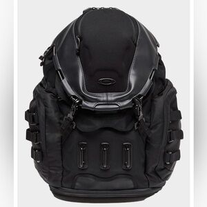 Oakley Kitchen Sink All Black Backpack NWT